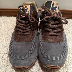 Justin Boots, REBA Casual tennis shoes with leather stitching detail